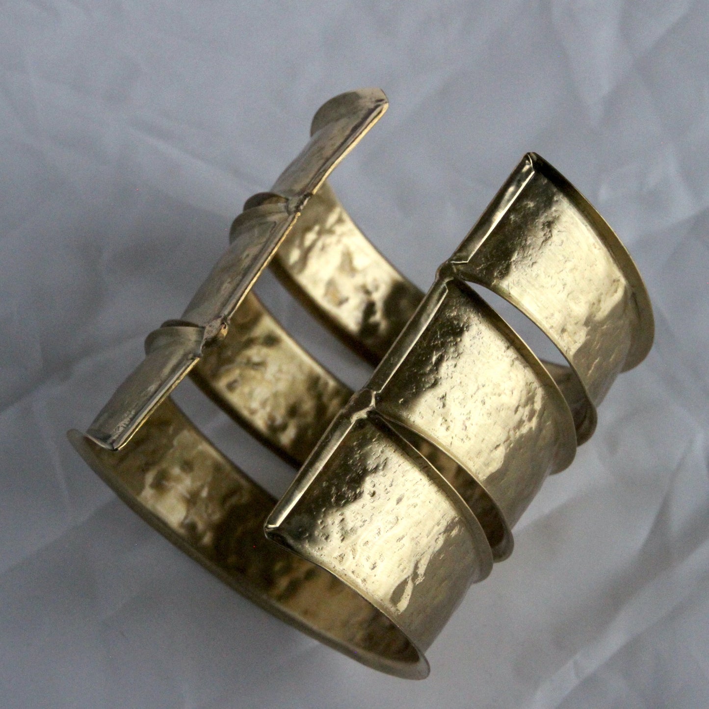Linear Cuff
