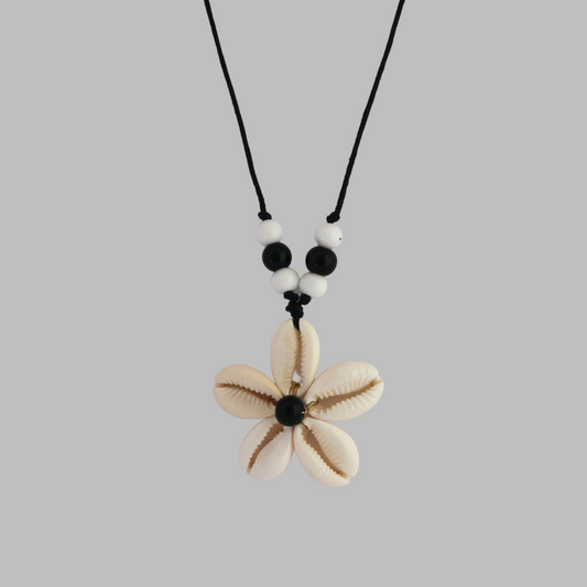 Daisy Shell Necklace